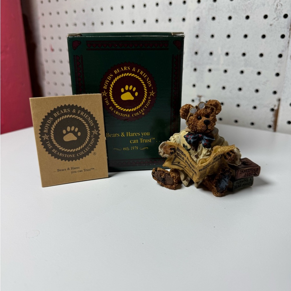 Boyds Bears brown and white Bear Figurine with Newspaper